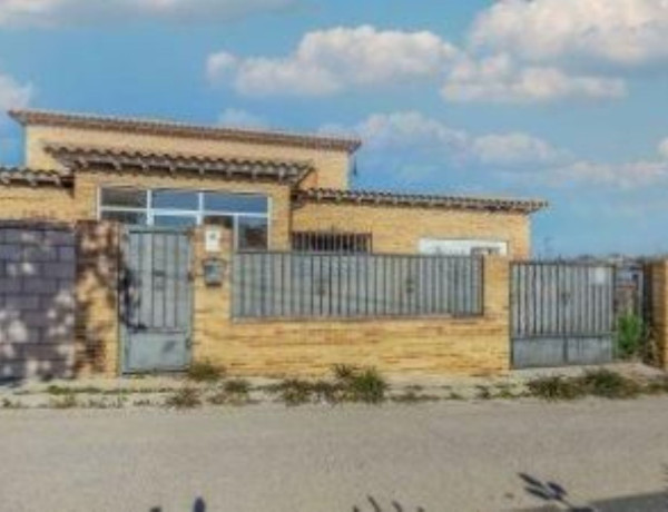 Detached villa for sale in , El Viso de San Juan thumbnail 1