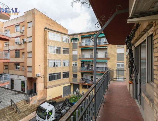 Piso en venta en , Atarfe photo 1