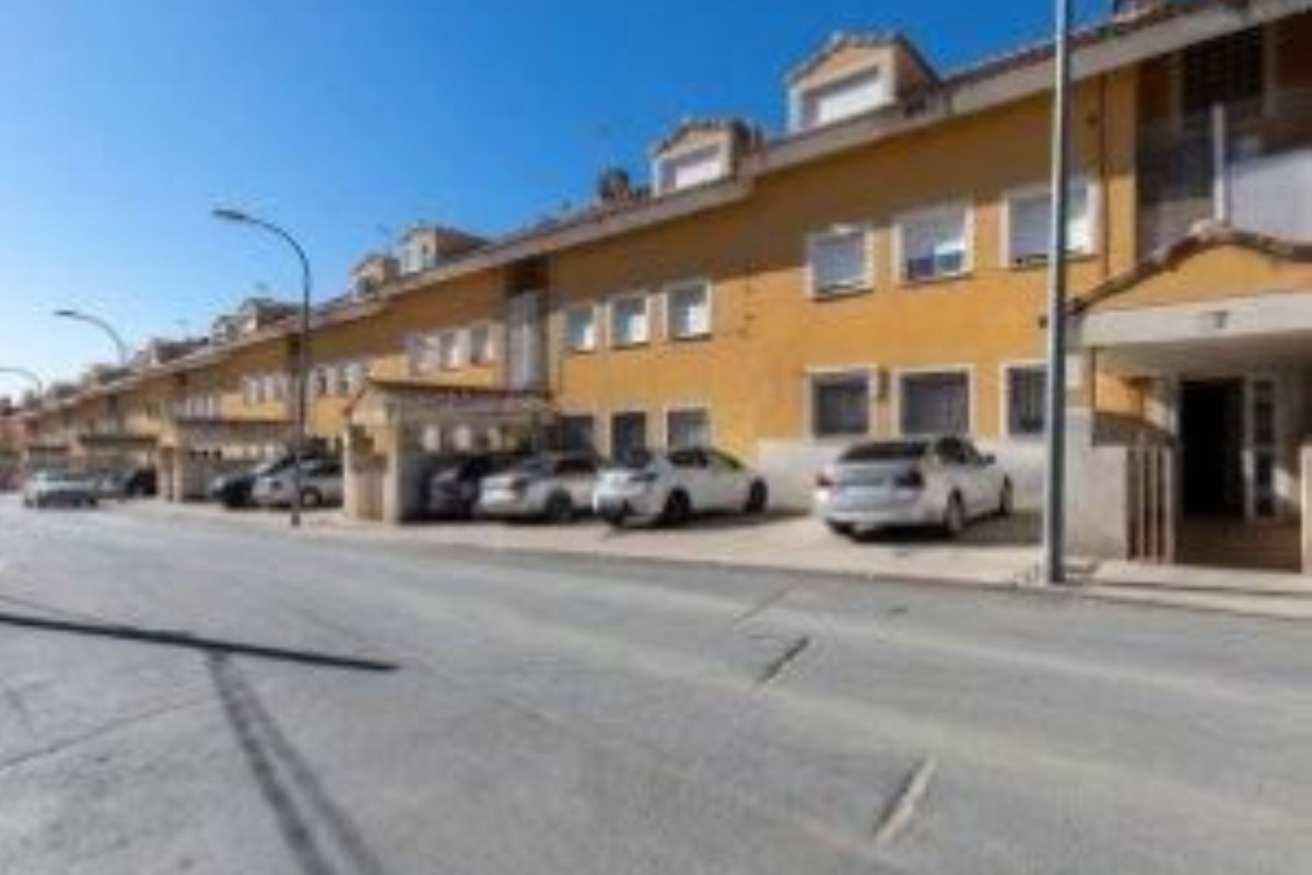 Piso en venta en calle Esquivias, Yeles
photo 1