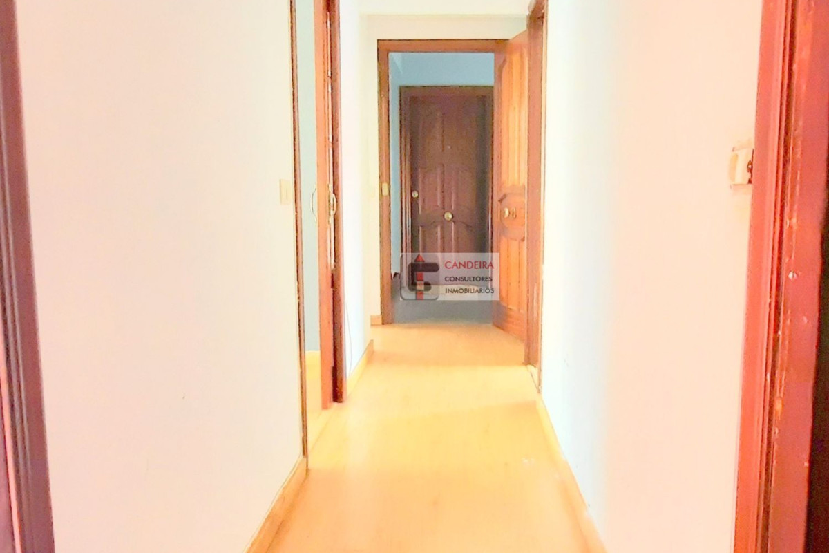 Venta de piso en Calle de Moaña, Vigo
photo 1