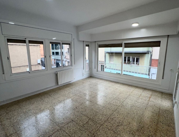 Piso en venta en Calle de Font i Escolà, Badalona thumbnail 1