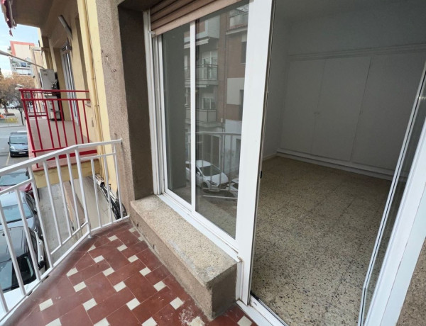 Piso en venta en  Calle de Font i Escolà, Badalona photo 4