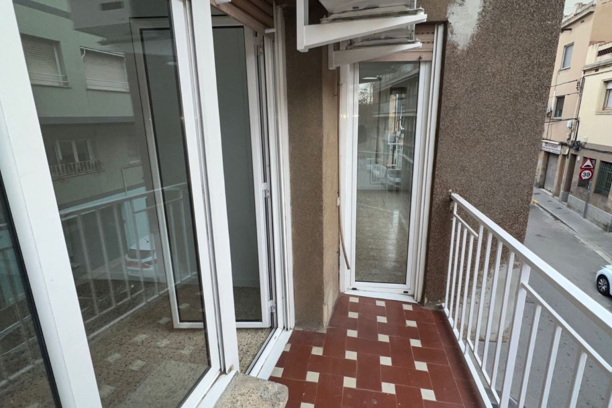 Sprzedaż mieszkania w Calle de Font i Escolà, Badalona
 photo 5
