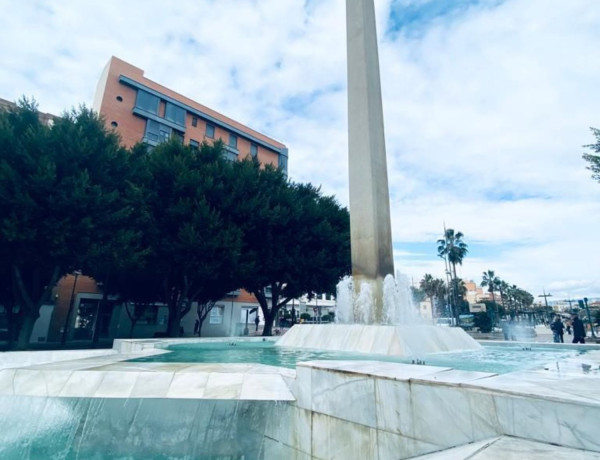Продажа квартиры в Calle Poeta Paco Aquino, Almería photo 1