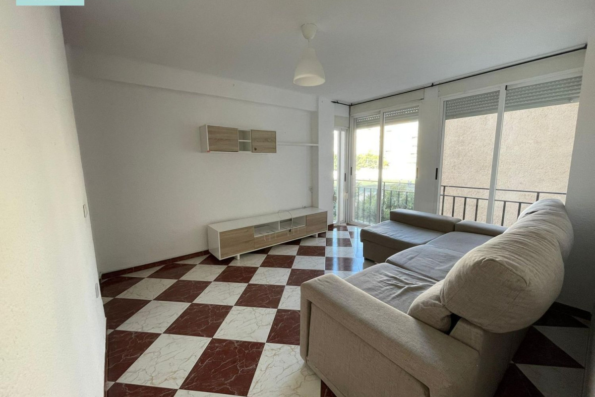 Venta de piso en Calle Rodríguez de Berlanga, Málaga
photo 2