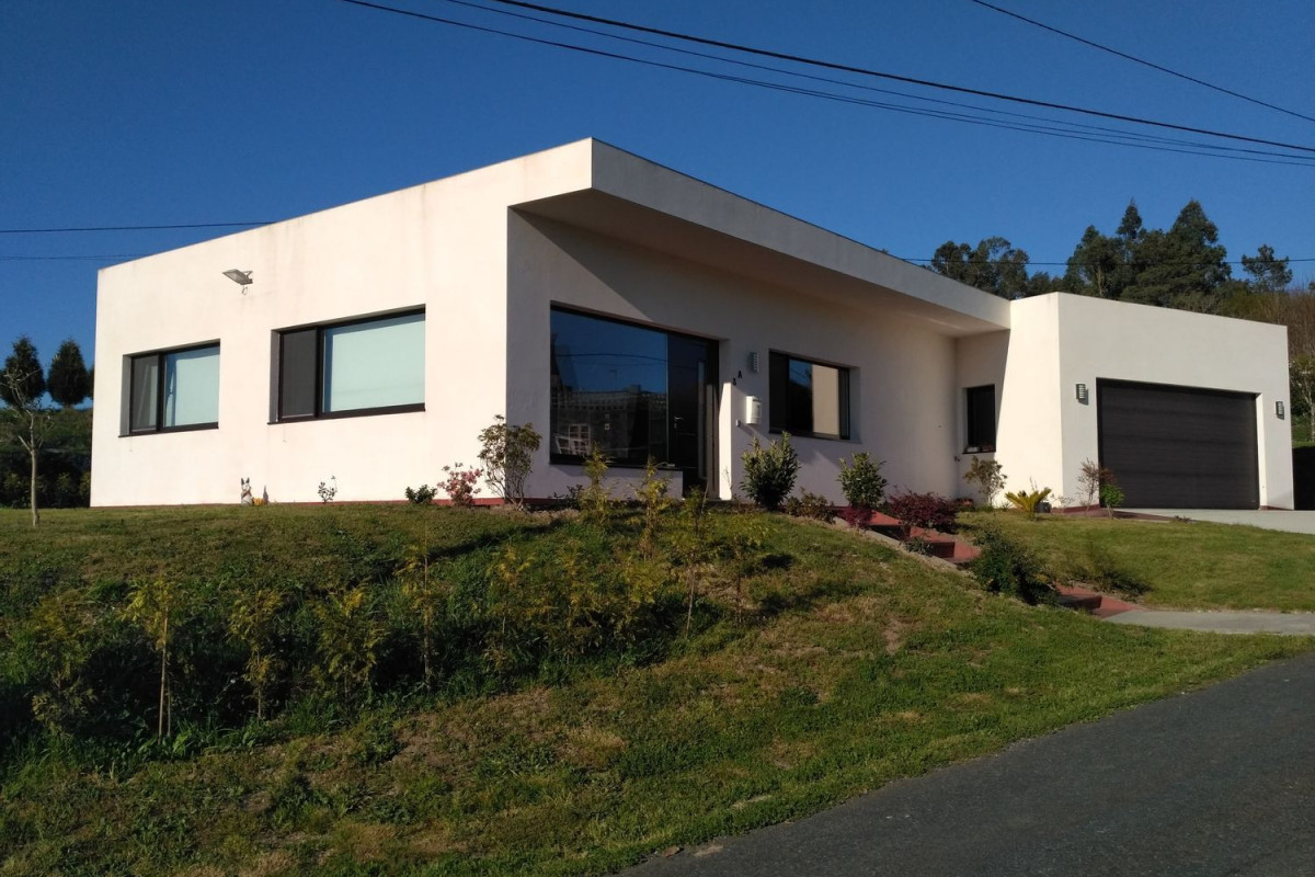 Sale of independent chalet in Carballo s/n, Ames
photo 1