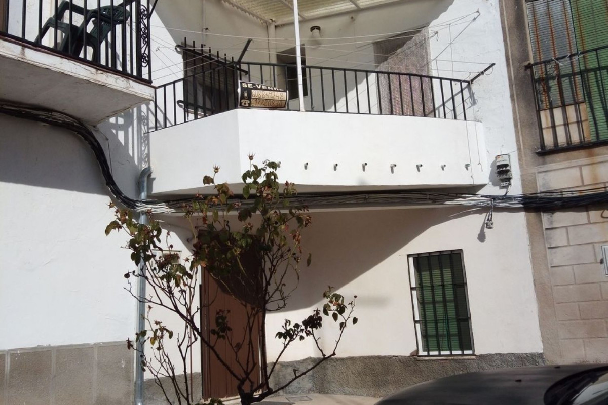 Propiedades en venta y alquiler en España photo 1