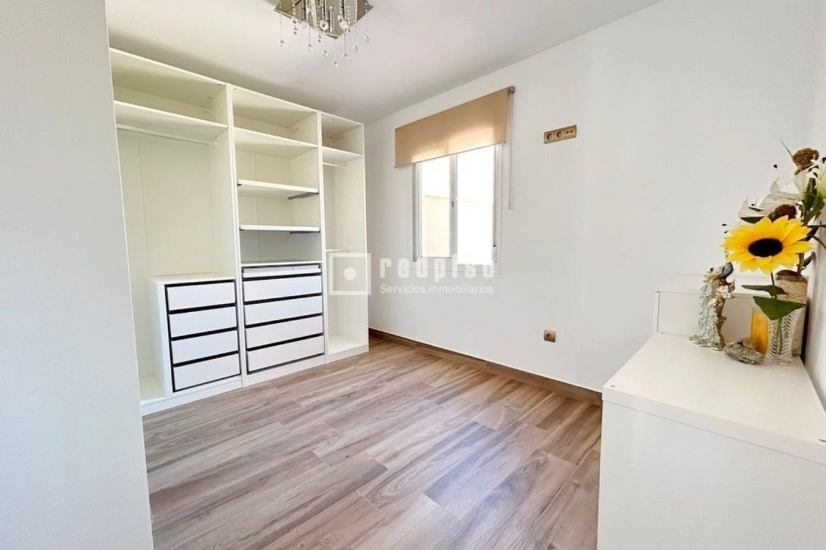 Venta de chalet adosado en  Calle Cañada de la Molineta , Vélez-Malaga photo 5