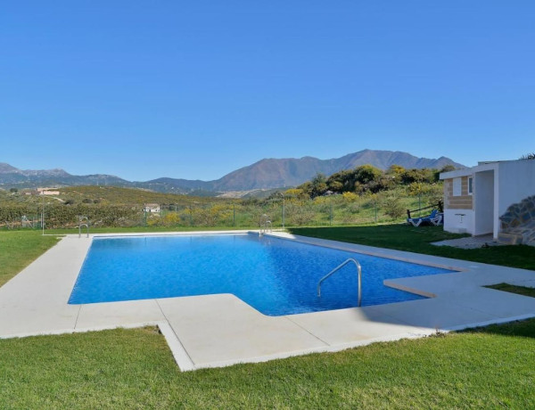 Penthouse for sale in Calle Doña Julia, Casares thumbnail 2