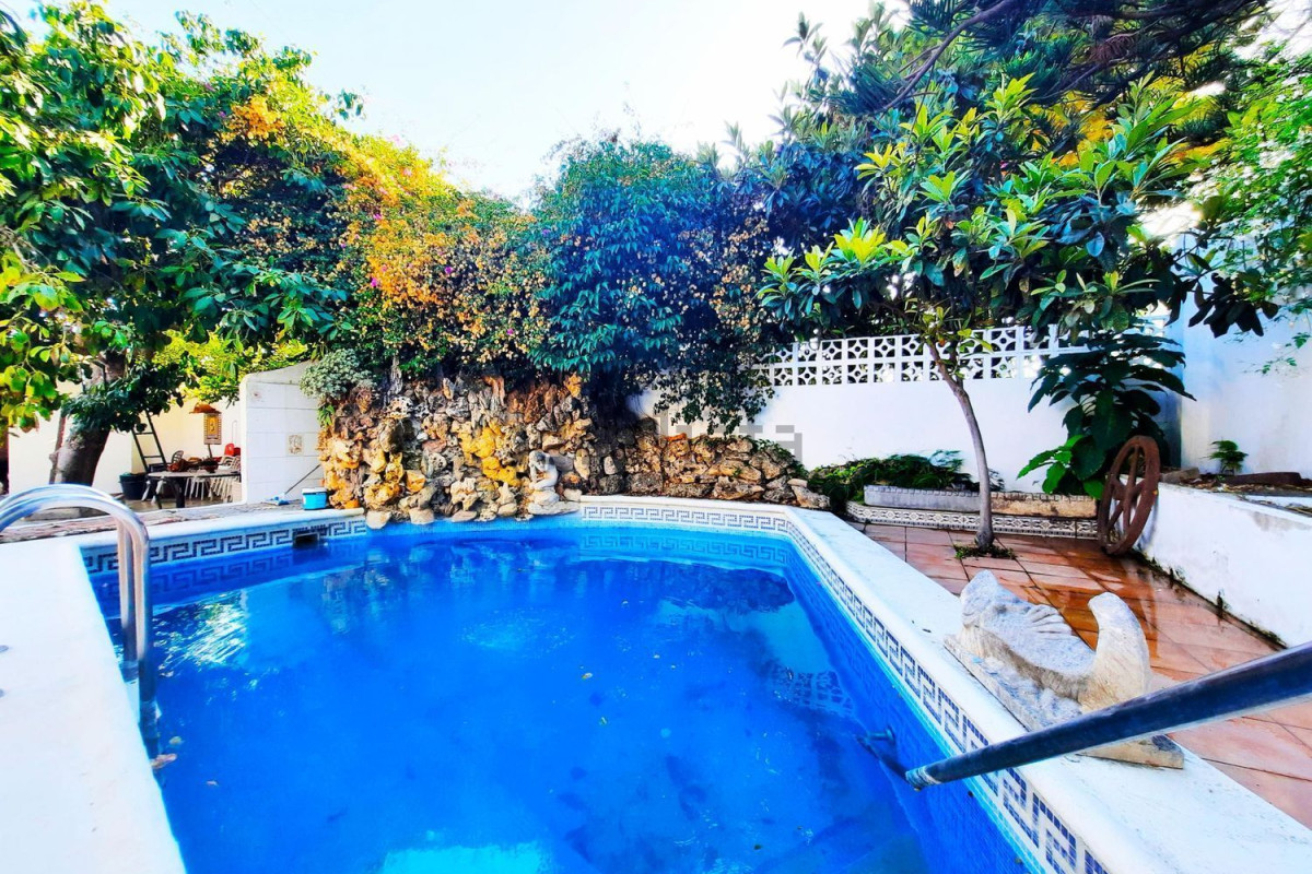 Venta de chalet independiente en Avenida Príncipe de Asturias s/n, Marbella
 photo 2