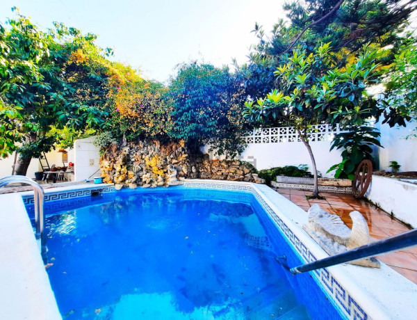 Chalet independiente en venta en  Avenida Príncipe de Asturias s/n, Marbella photo 2