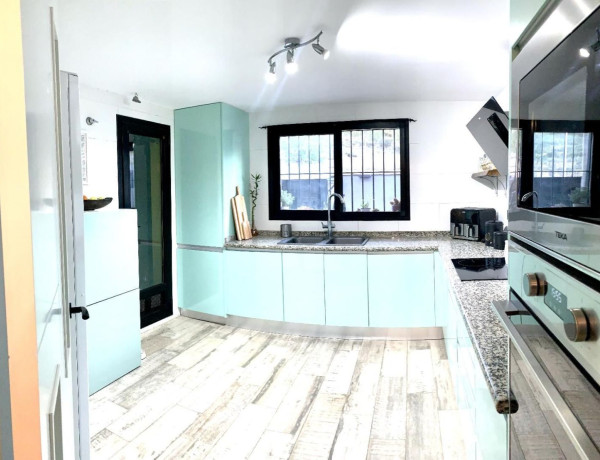 Chalet independiente en venta en , Benaguasil photo 2