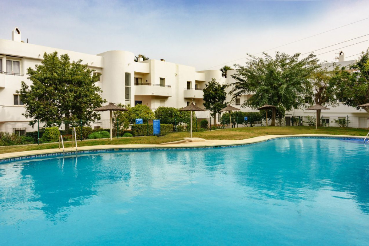Sale of apartment in Golden Bay Beach, Estepona
 photo 2