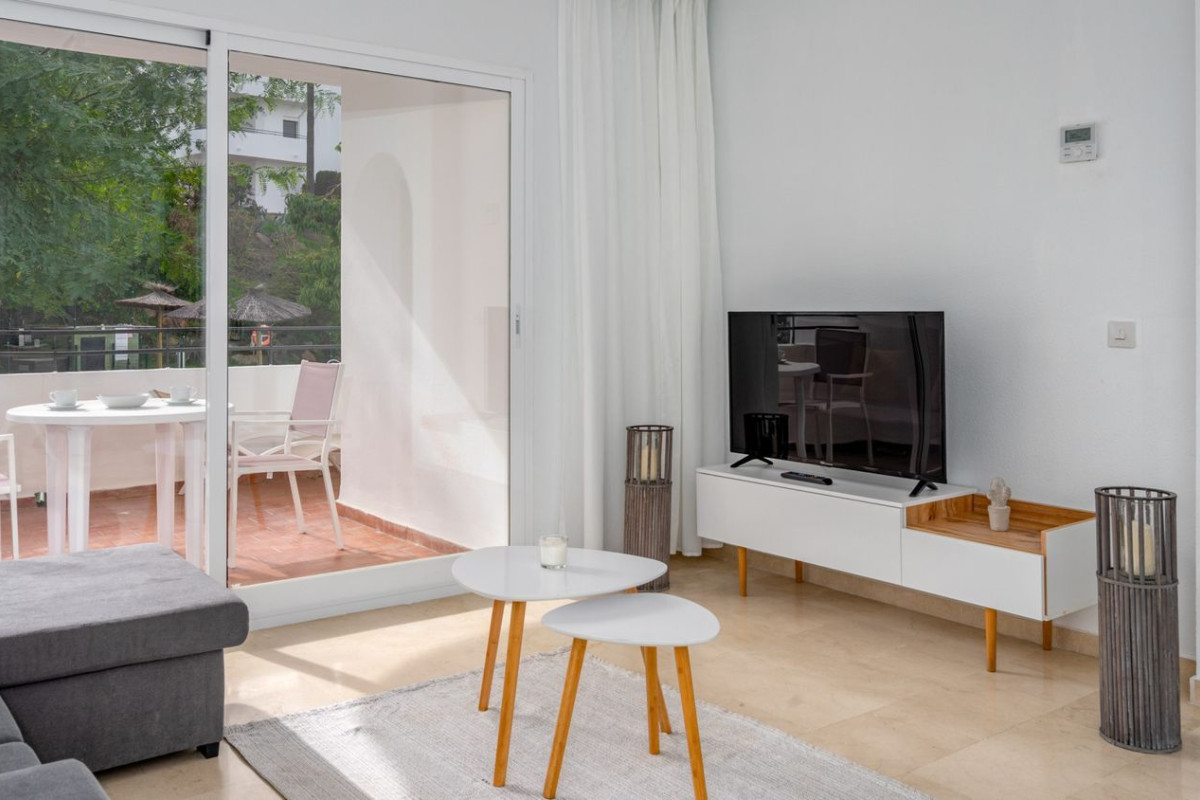Sale of apartment in Golden Bay Beach, Estepona
 photo 3