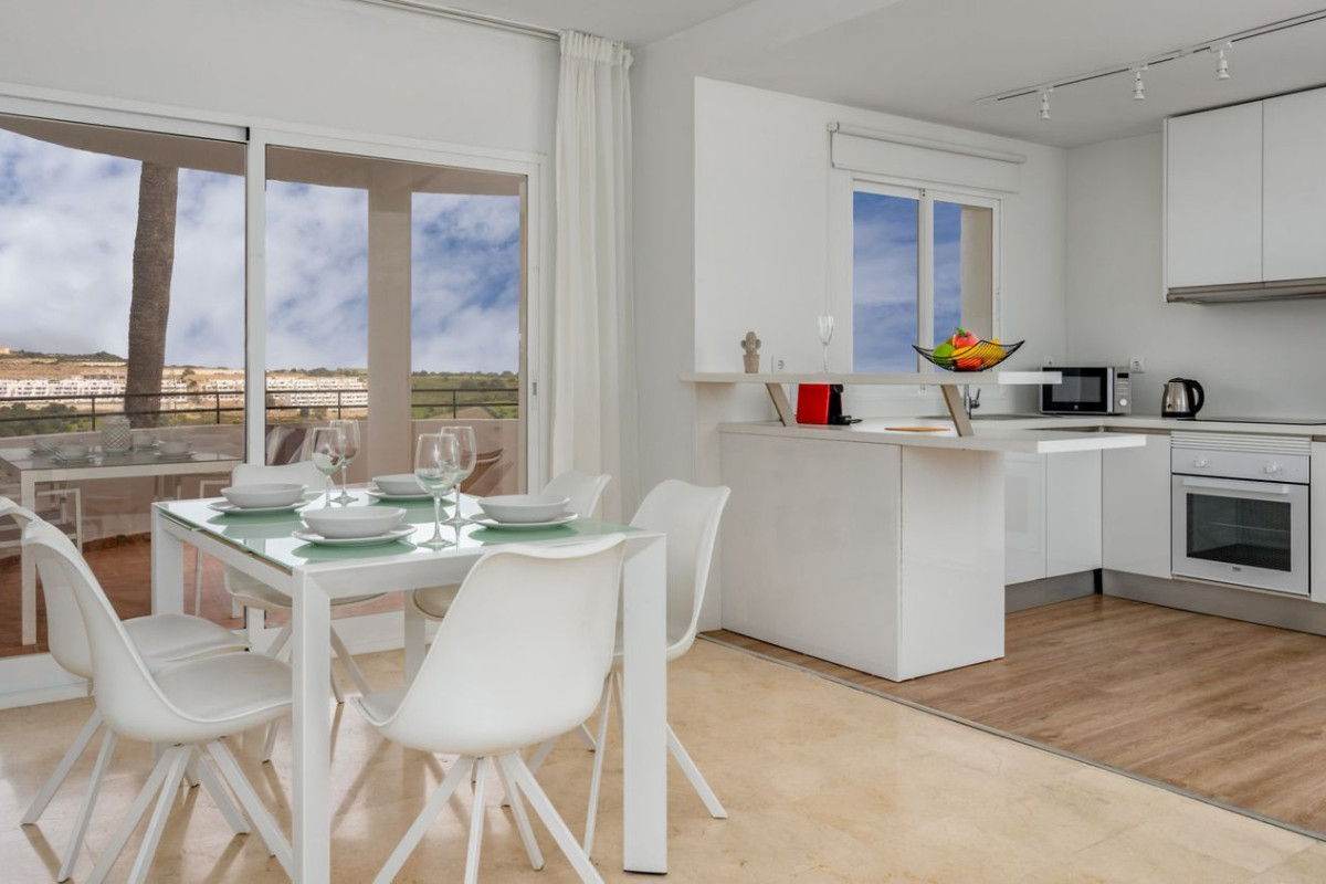 Sale of apartment in Golden Bay Beach, Estepona
 photo 5