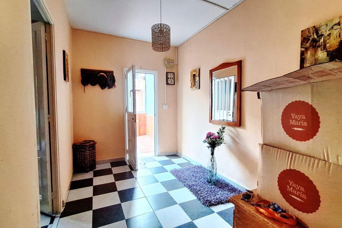 Продажа отдельного шале в , Лос-Барриос photo 4