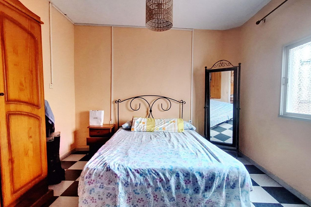 Продажа отдельного шале в , Лос-Барриос photo 5