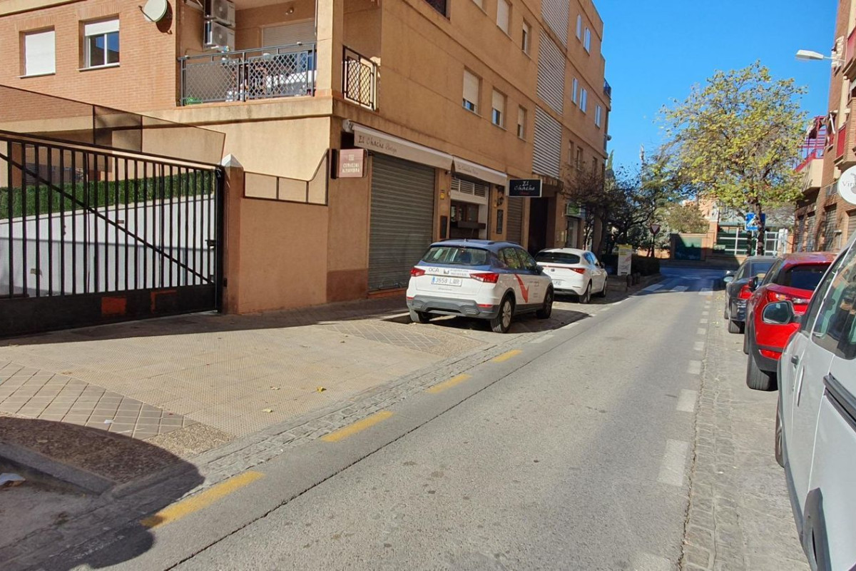 Sprzedaż garażu w Calle Torre de la Vela, 1 , Granada photo 4