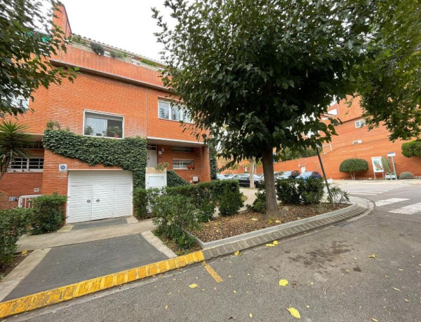 Semi-detached house for sale in Avenida Can Carreras , Sant Boi de Llobregat photo 1