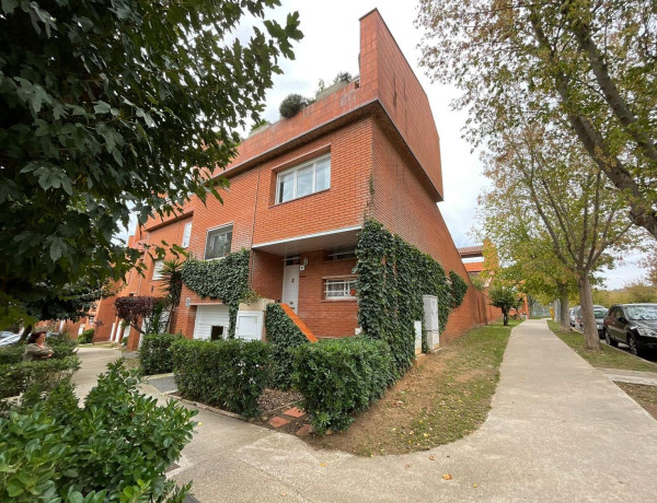 Semi-detached house for sale in  Avenida Can Carreras , Sant Boi de Llobregat photo 4