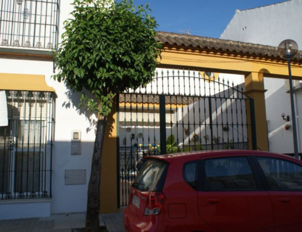 Chalet adosado en venta en , Palomares del Río photo 1