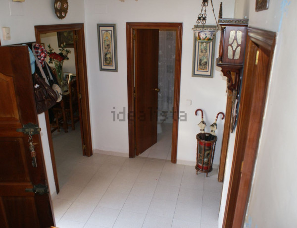 Chalet adosado en venta en , Palomares del Río thumbnail 2