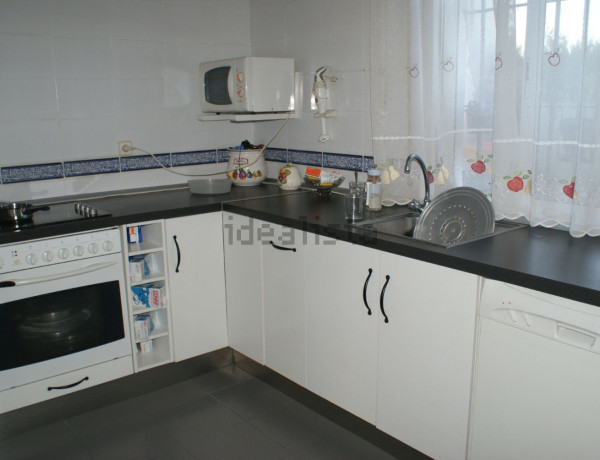 Chalet adosado en venta en , Palomares del Río photo 4