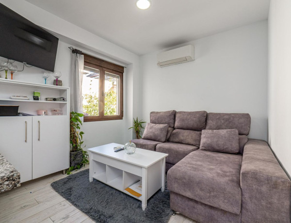 Продажа квартиры в Calle Santa Cándida, Granada thumbnail 1