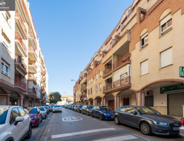 Piso en venta en Calle Lubina, Granada photo 1