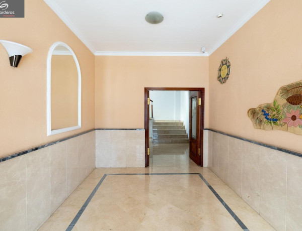 Piso en venta en  Calle Lubina, Granada photo 4