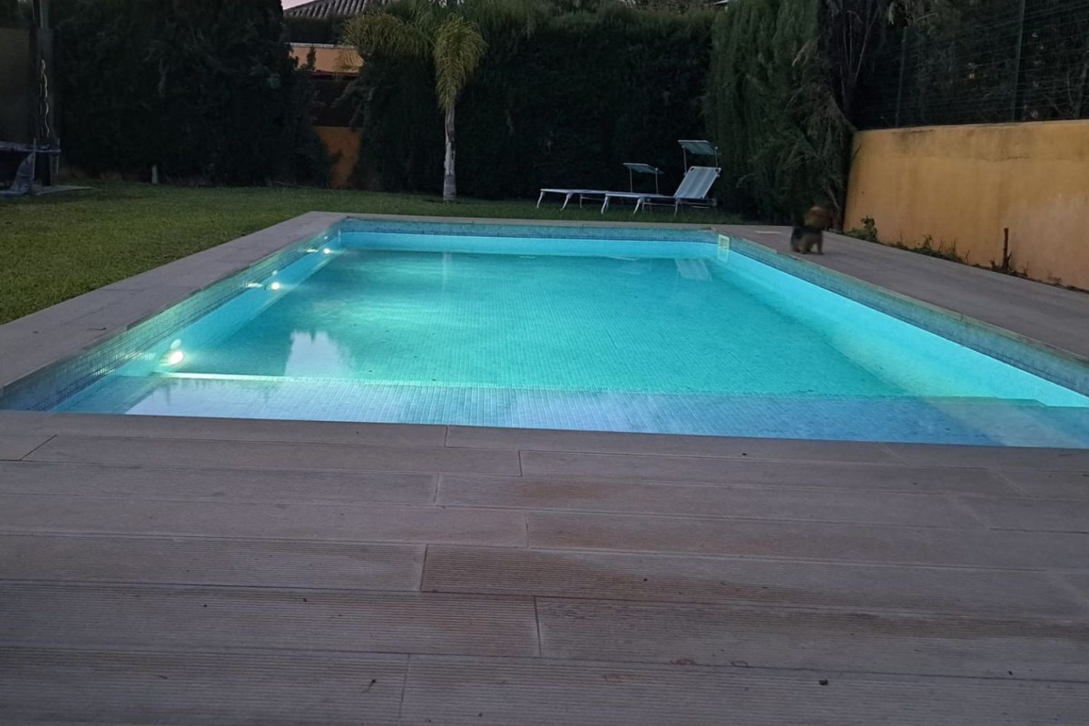Casa o chalet independiente en venta en calle Álvarez Quintero, Gines
photo 3