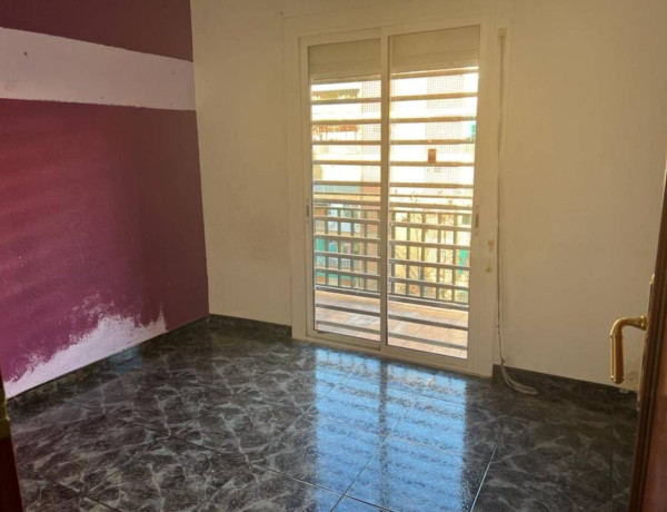 Piso en venta en , La Llagosta photo 1