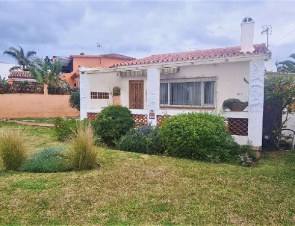 Detached villa for sale in  Urbanización Costabella, Marbella photo 2