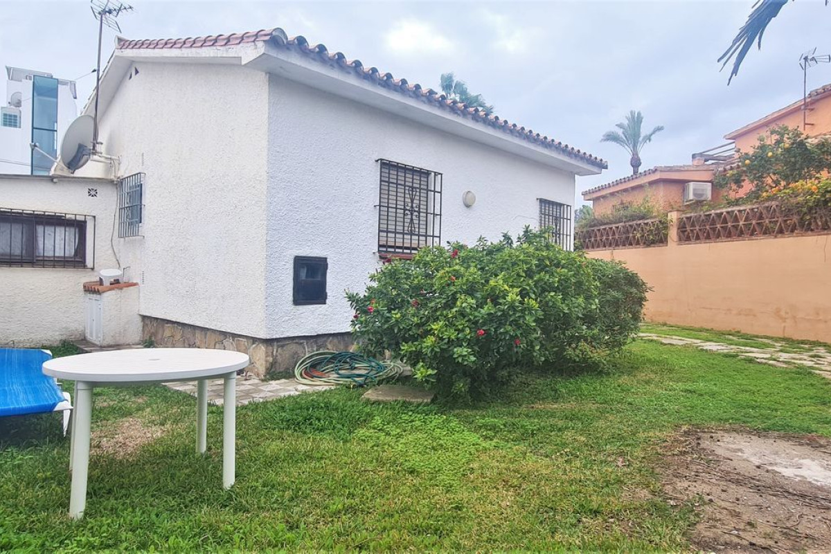 Sprzedaż niezależnego domku jednorodzinnego w Urbanización Costabella, Marbella photo 5