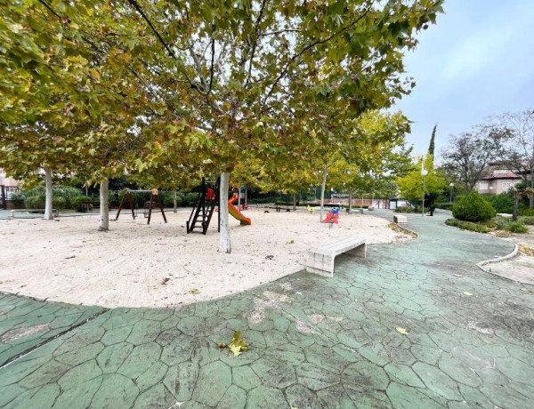 Chalet adosado en venta en  Golf - El Carralero , Majadahonda photo 1