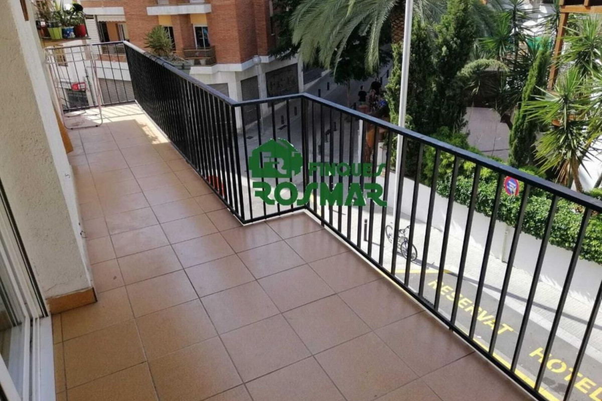Sale of apartment in Old Town, Lloret de Mar
photo 2