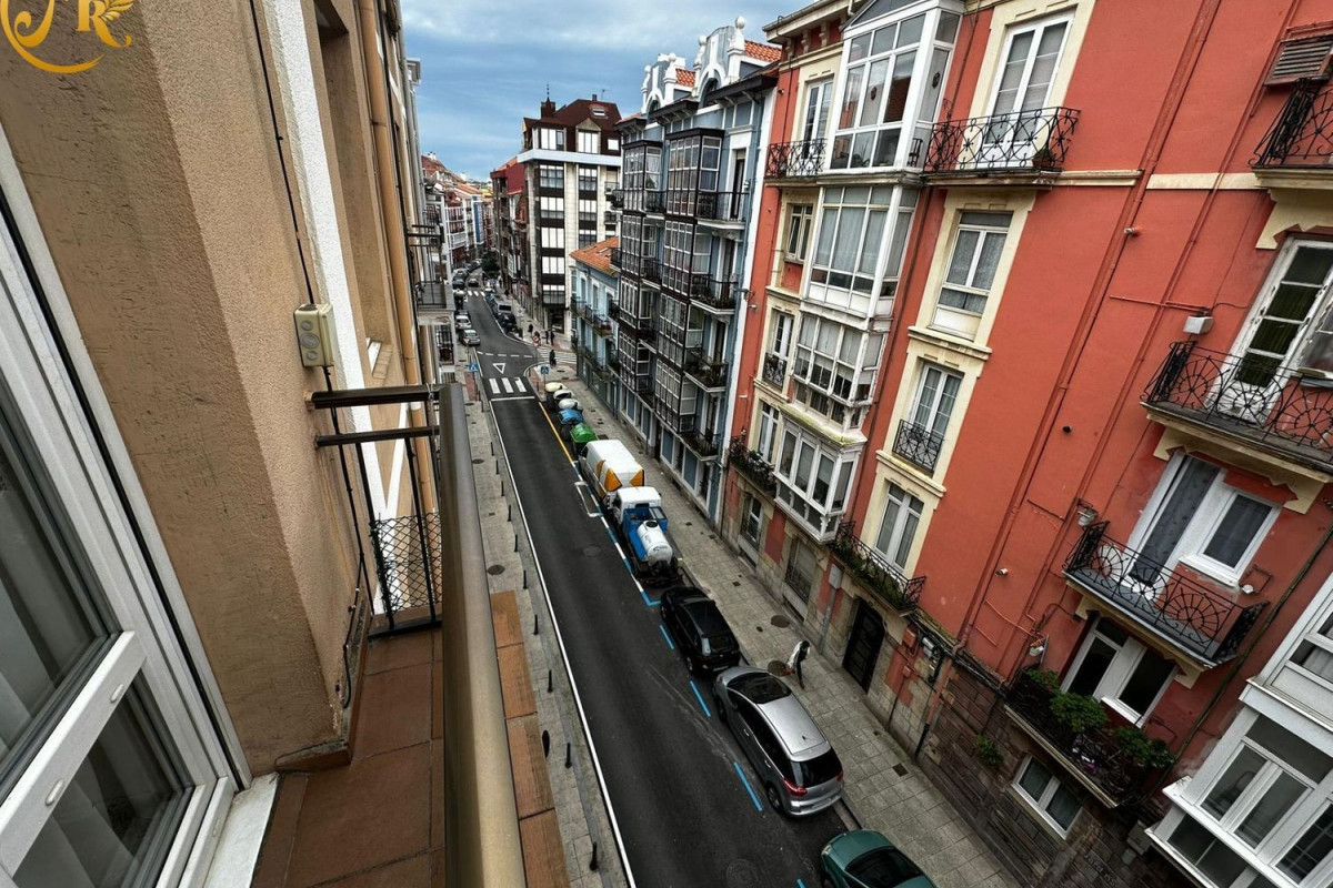 Sale of apartment in Calle Cardenal Cisneros, Santander
 photo 2