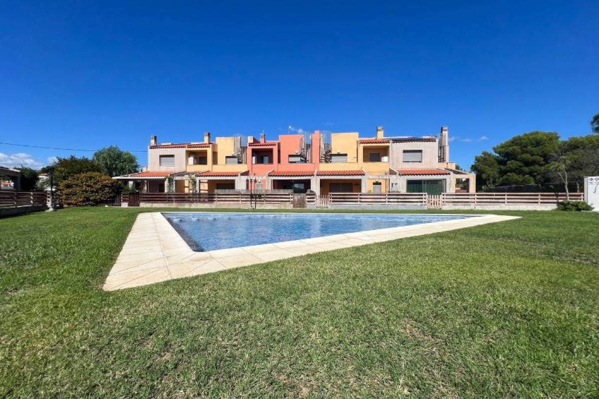 Sale of townhouse in Gil vernet, 20 , Mont-Roig del Camp photo 1