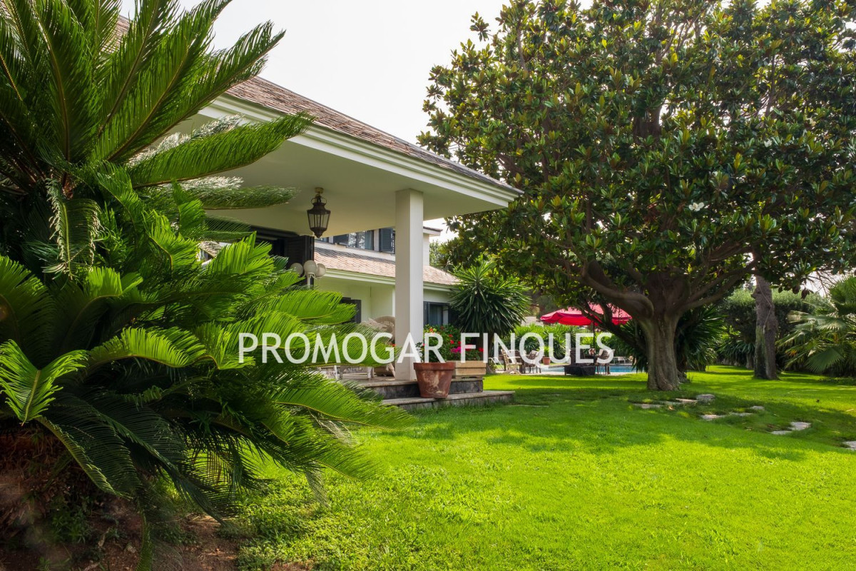 Sale of independent chalet in Calle de l'Olm, Badalona
 photo 4
