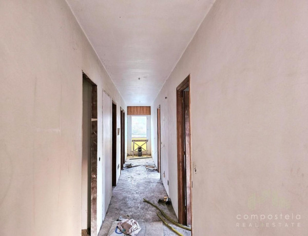 Chalet adosado en venta en  Marrozos - Eixo , Santiago de Compostela photo 3
