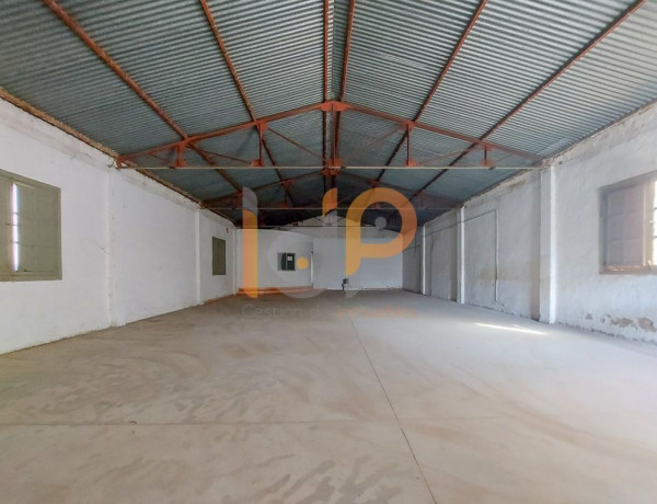 Local en venta en Alcontar photo 1