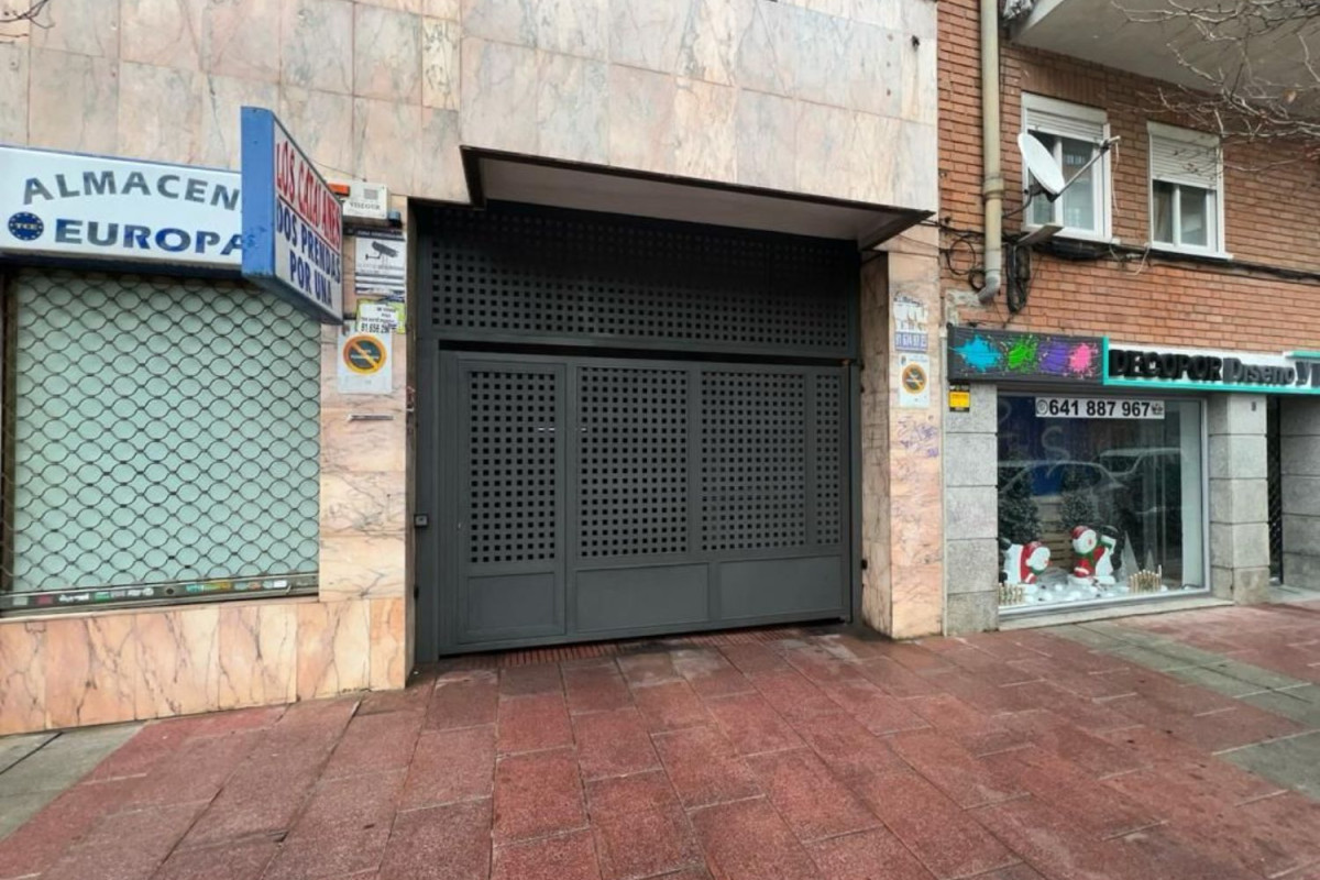 Продажа гаража на Calle Virgen de la Paloma , Торрехон-де-Ардос photo 2