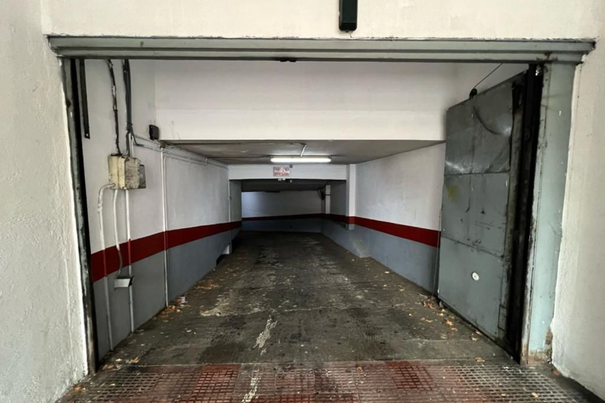 Продажа гаража на Calle Virgen de la Paloma , Торрехон-де-Ардос photo 3