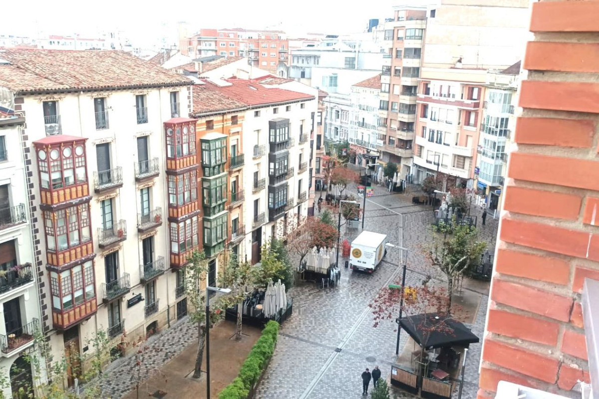 Venta de piso en Calle Bretón de los Herreros, 33, Logroño
 photo 2