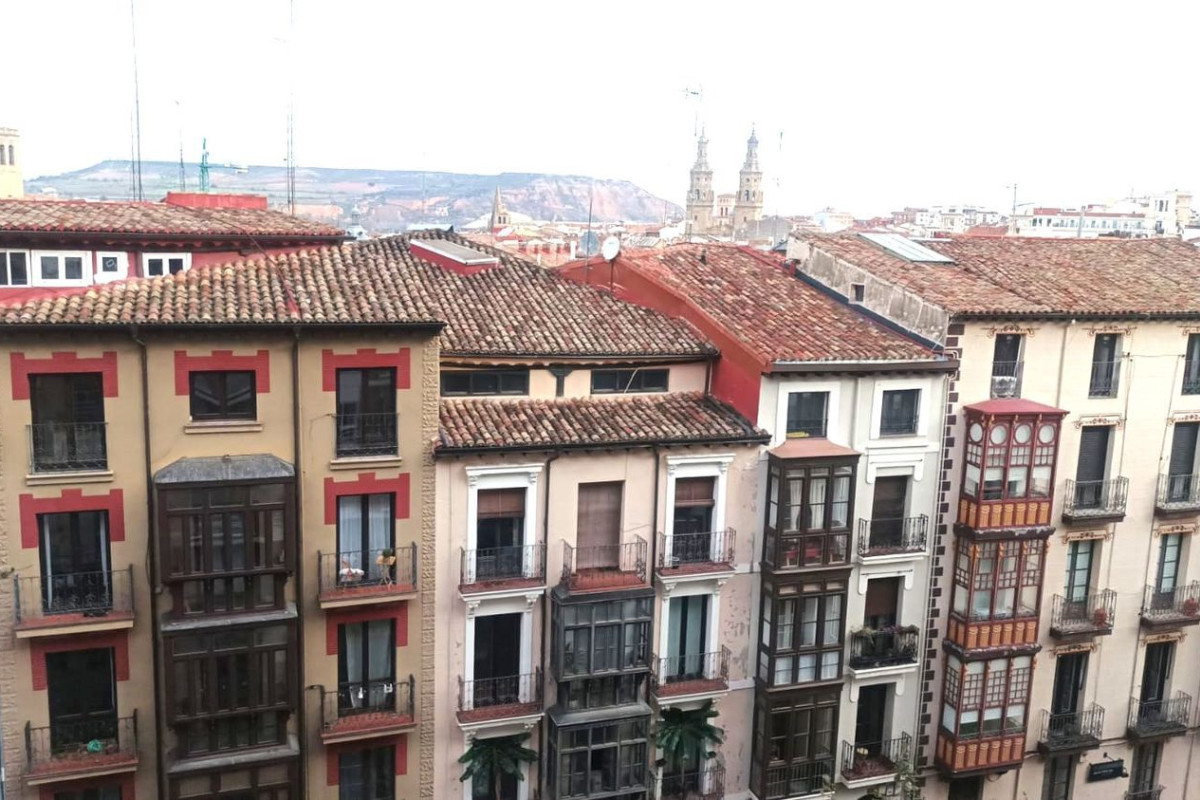 Venta de piso en Calle Bretón de los Herreros, 33, Logroño
 photo 3