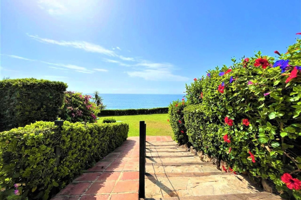 Sale of apartment in N-340, Estepona
photo 4
