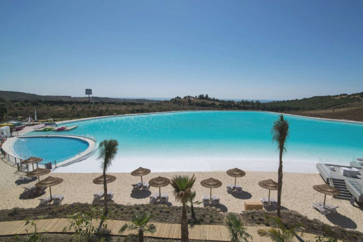Venta de piso en URB ALCAZABA LAGOON, Casares
photo 3