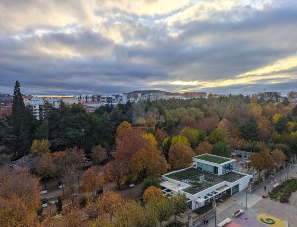 Пентхаус на продажу в Paseo el Espolón, Soria photo 1