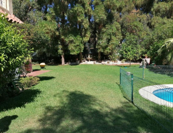 Detached villa for sale in Calle Motril s/n, Benalmádena photo 1
