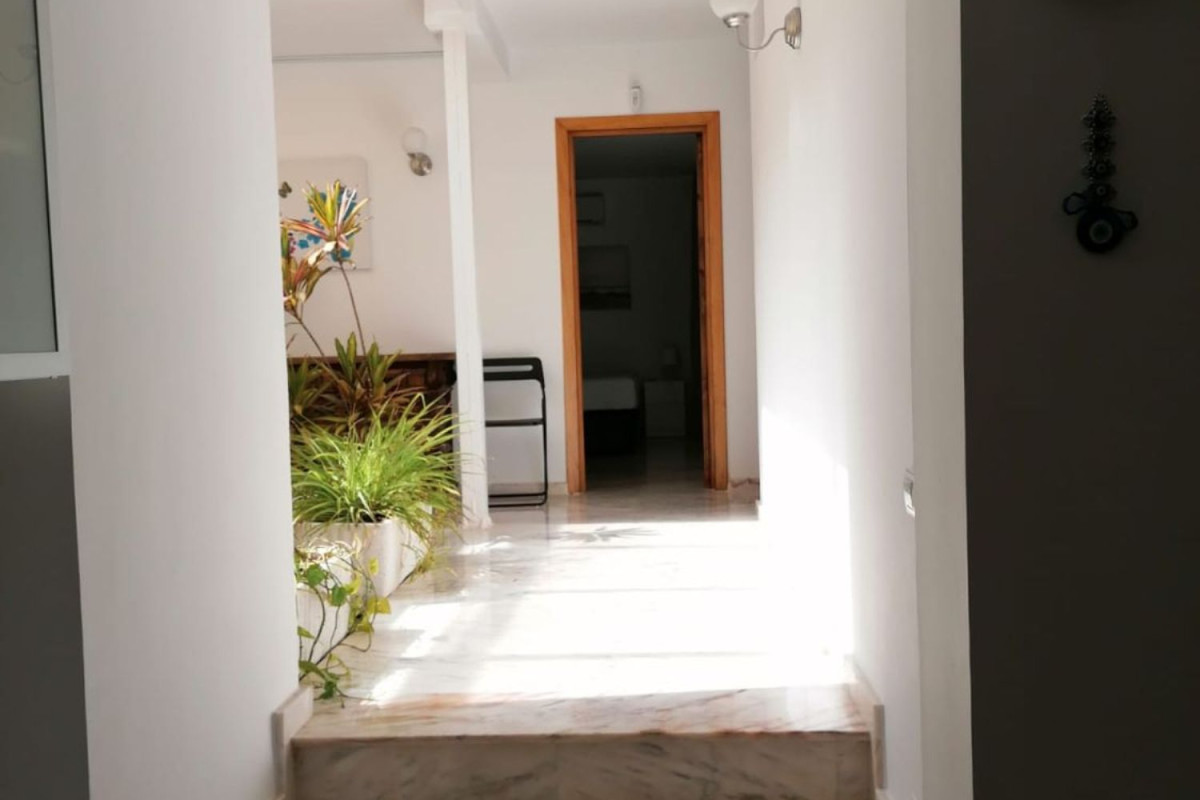 Продажа отдельного шале в  Calle Motril s/n, Бенальмадена photo 3